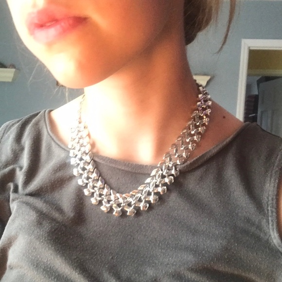 Silver chained necklace - Picture 2 of 2